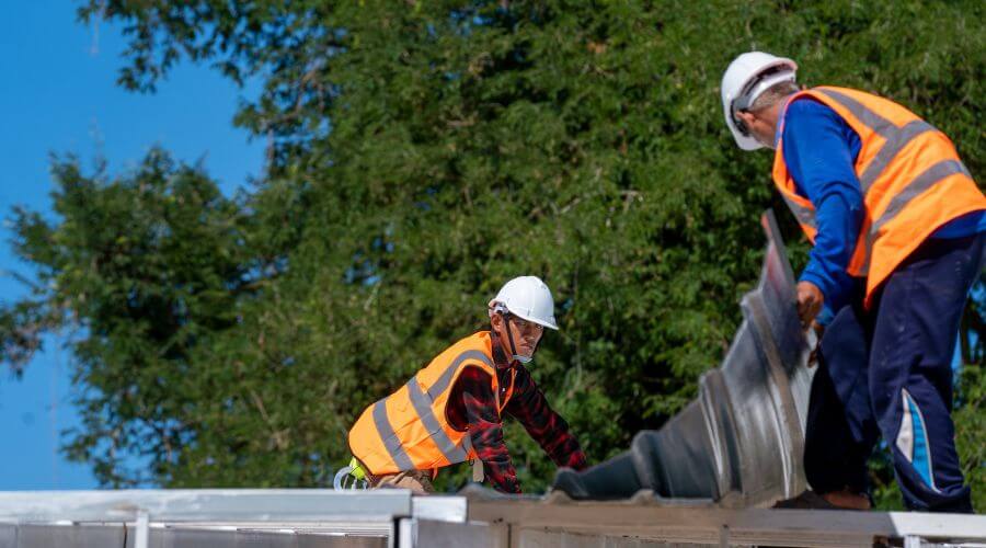 Expert Emergency Roof Repairs services in North Monmouth, ME